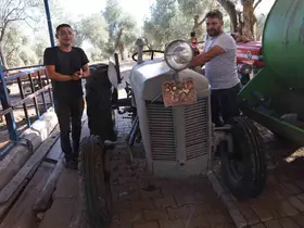 Ata yadigarı traktör 77 yıldır çalışıyor
