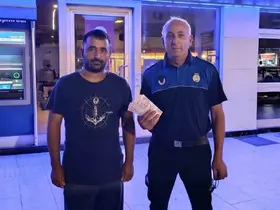ATM’de bulduğu parayı zabıtaya teslim etti
