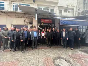 Aydınlı 50 muhtardan CHP’ye siyah çelenk
