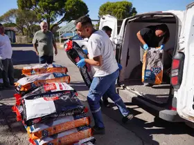 Ayvalık’ta can dostlar için yaklaşık 1 ton mama toplandı
