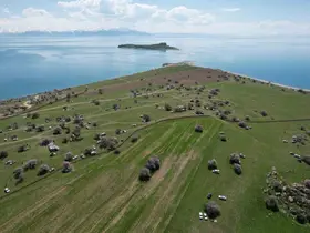 Badem çiçekleri Çarpanak Yarımadası’nda görsel şölen sundu
