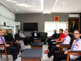 Badminton şampiyonlarından gurur ziyareti
