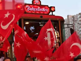 Bahçelievler’de 15 Temmuz şehitleri yürüyüşle anıldı
