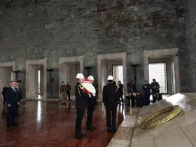 Bakan Bak’tan Anıtkabir’e ziyaret
