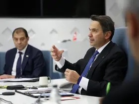 Bakan Bayraktar, Azerbaycan Enerji Bakanı Şahbazov ile elektrik iş birliğini görüştü
