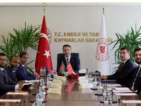 Bakan Bayraktar, Bangladeş’in Ankara Büyükelçisi Haq’ı kabul etti
