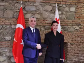Bakan Bolat, Gürcistanlı mevkidaşı ile görüştü
