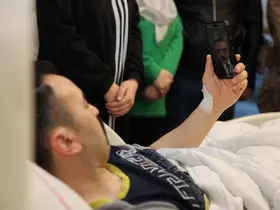 Bakan Çiftçi, operasyonda yaralanan özel harekat polisiyle görüntülü konuştu
