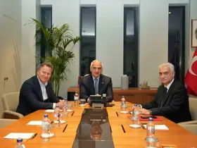 Bakan Ersoy, Avrupa tur operatörleriyle bir araya geldi