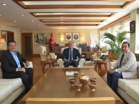 Bakan Ersoy ile Acun Ilıcalı bir araya geldi
