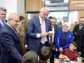 Bakan Ersoy: "Kütüphanelerimiz gençlerimizi geleceğe hazırlıyor"
