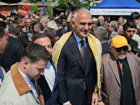 Bakan Ersoy Nazilli’de festival açılışına katıldı
