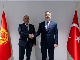 Bakan Fidan, Kırgızistan Yüksek Meclisi Başkanı Uulu ile görüştü
