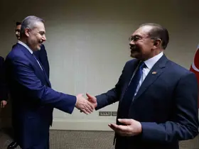 Bakan Fidan, Malezya Başbakanı İbrahim ve Dışişleri Bakanı Hasan ile görüştü
