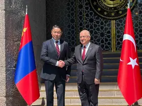Bakan Güler, Moğolistan Savunma Bakanı Damba ile bir araya geldi
