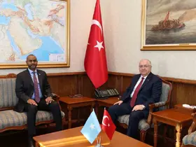 Bakan Güler, Somali Limanlar ve Deniz Ulaştırma Bakanı Nur’la görüştü