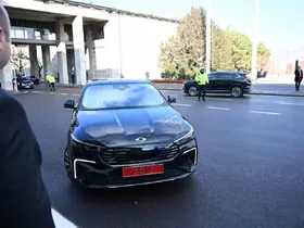 Bakan Kacır bütçe görüşmelerine Togg T10F ile geldi
