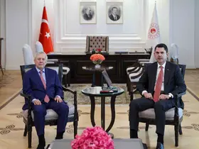 Bakan Kurum, Fenerbahçe spor kulübü başkanı Aziz Yıldırım’ı kabul etti