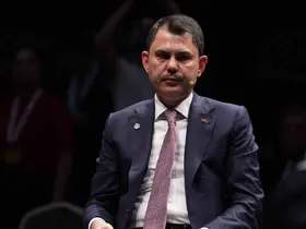 Bakan Kurum: "Fosil yakıtlardan uzaklaşmak zorundayız"