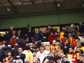 Bakan Osman Aşkın Bak, Galatasaray - Barcelona maçını izledi
