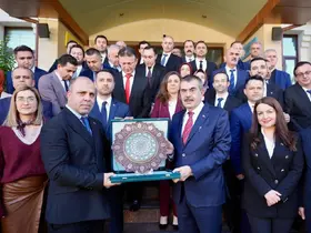 Bakan Tekin'den Özbekistan'da Taşkent Türk Okulu'na ziyaret