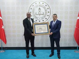 Bakan Tekin, Sudan Eğitim Bakanı Hajar ile bir araya geldi
