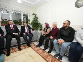 Bakan Tekin ve Çiftçi'den Fatma Nur öğretmenin ailesine taziye ziyareti