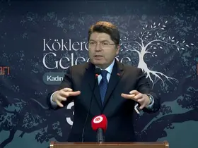 Bakan Tunç: "Sanal tehlikelerden yavrularımızı korumak durumundayız"
