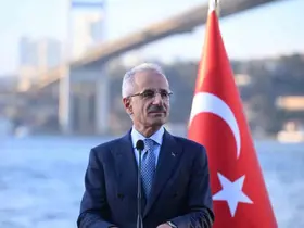 Bakan Uraloğlu: "2025 yılında elleçlenen yük miktarı 553 milyon 268 bin 303 tona ulaştı"
