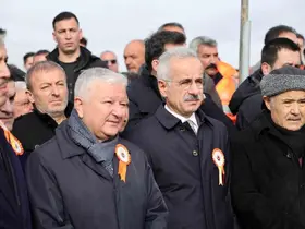 Bakan Uraloğlu: "Bölünmüş yol ağını 30 bin kilometrenin üzerine çıkarmanın gururunu yaşıyoruz"
