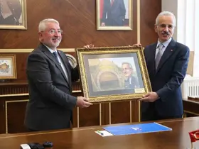 Bakan Uraloğlu, Çorum’da ziyaretlerde bulundu
