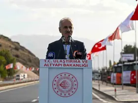 Bakan Uraloğlu: "Dünyanın çevresinin 4’te 3’ü kadar bölünmüş yol yaparak, 30 bin kilometrelik dev eşiği geride bıraktık"