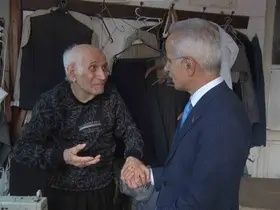 Bakan Uraloğlu ile 87 yaşındaki terzi arasında gülümseten diyalog
