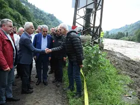 Bakan Uraloğlu: "(Rize’de meydana gelen sel) Yollarımızı en kısa sürede güvenli hale getirmek için aralıksız çalışıyoruz"
