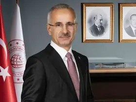 Bakan Uraloğlu: "Tankların önüne yatan yiğitler, kurşunlara göğsünü siper eden kahramanlar, vatan hainlerine geçit vermemiştir"