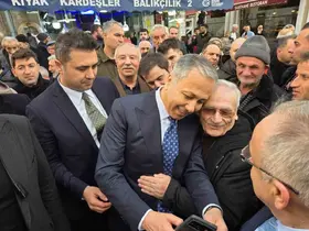 Bakan Yerlikaya’dan emekliye: "Sizlerin gönlünü kazanacağız"
