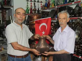 Bakırcı kardeşler mesleği öğrenmek isteyen çırakları bekliyor
