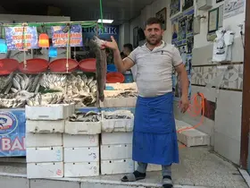 Balık sezonu açıldı, halk et ve tavuktan balığa yöneldi
