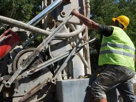 Balıkesir’de kuyuya düşen koyunu itfaiye kurtardı
