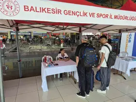 Balıkesir’de üniversite öğrencileri terminalde karşılandı
