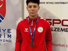 Balıkesirli eskrimciler Ankara’da dereceye girdi
