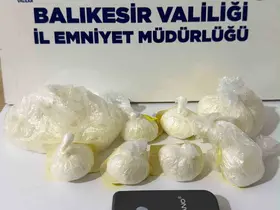 Bandırma’da kaçmaya çalışan şüpheliden 153 gram metamfetamin çıktı

