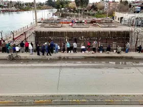 Baraj kapakları açıldı, onlarca balıkçı nehre akın etti
