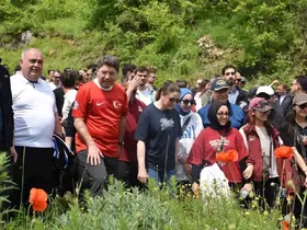 Bartın’da gençler ilk kez aşk acısını dindiren şelaleyi gördü
