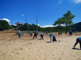 Bartın’da hükümlüler çöp topladı

