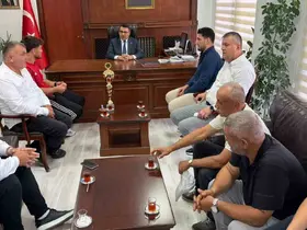 Başarılı güreşçiler Kaymakam Köksal’ı ziyaret etti
