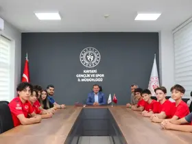 Başarılı milli cimnastikçilerden İl Müdürü Kabakcı’ya ziyaret
