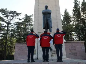 Başkan Akın’dan kahraman itfaiyecilere anlamlı jest
