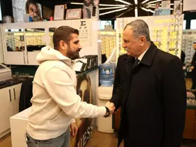 Başkan Balaban esnafı dinlemeye devam ediyor
