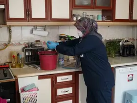 Başkan Balaban talimat verdi yaşlı kadının evi pırıl pırıl yapıldı
